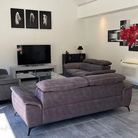 A Cuccagna - Maison 4 Chambres, Piscine Chauffee, 900m La