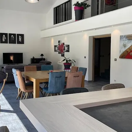 A Cuccagna - Maison 4 Chambres, Piscine Chauffee, 900m La Hotell Calvi (Corsica)