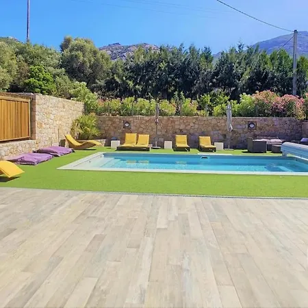 A Cuccagna - Maison 4 Chambres, Piscine Chauffee, 900m La Calvi (Corsica)
