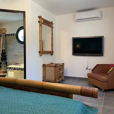 A Cuccagna - Maison 4 Chambres, Piscine Chauffee, 900m La Hotel Calvi (Corsica)